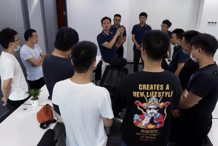 劉棟材先生與深圳研發中心團隊交流.jpg