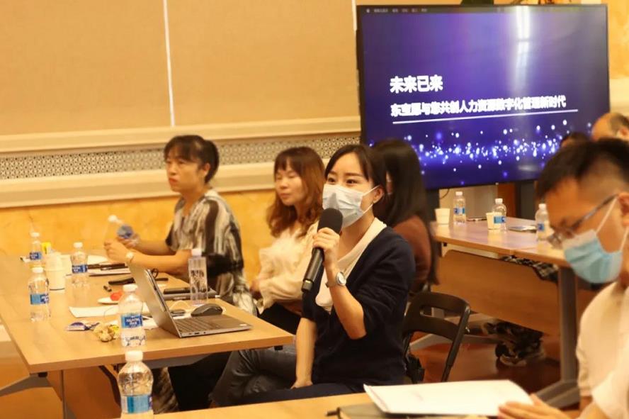 講座現場嘉賓與講師交流答疑 講座現場嘉賓與講師交流答疑